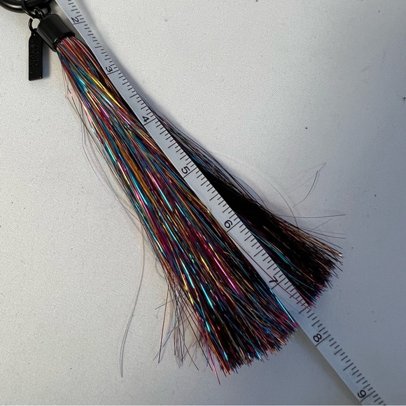 VICTORIA’S SCRT Metallic Tassel Keychain NWOT - Picture 4 of 4